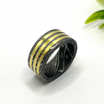 Handcrafted Damascus Steel & Whiskey Barrel Wood Ring – Unique Men’s Wedding Band with Triple Inlay Design
